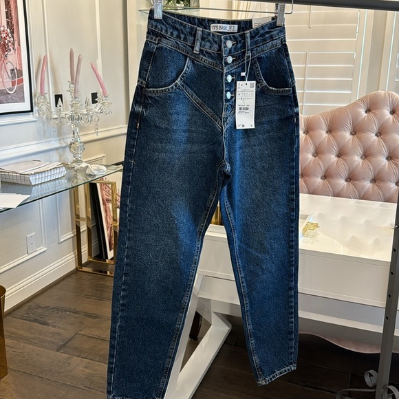 NWT HIGH RISE JEANS SIZE 4 - Picture 13 of 17